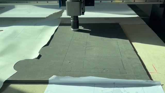 電子緩沖泡棉切割機2