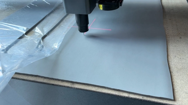 發泡硅膠切割機