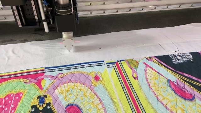 服裝面料剪口裁剪機