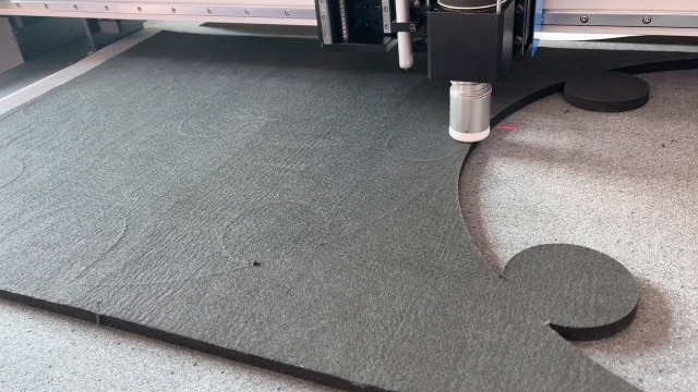 石墨氈切割機5